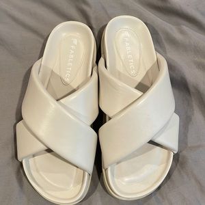 Fabletics puffy slide - Off White Size 9 Like New